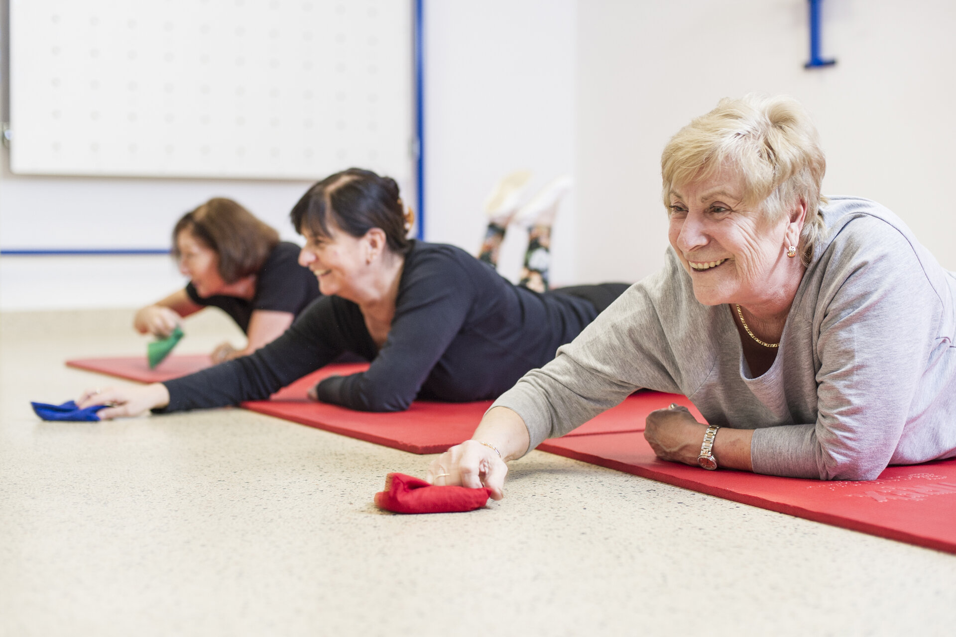 Drei Frauen beim Funktionstraining